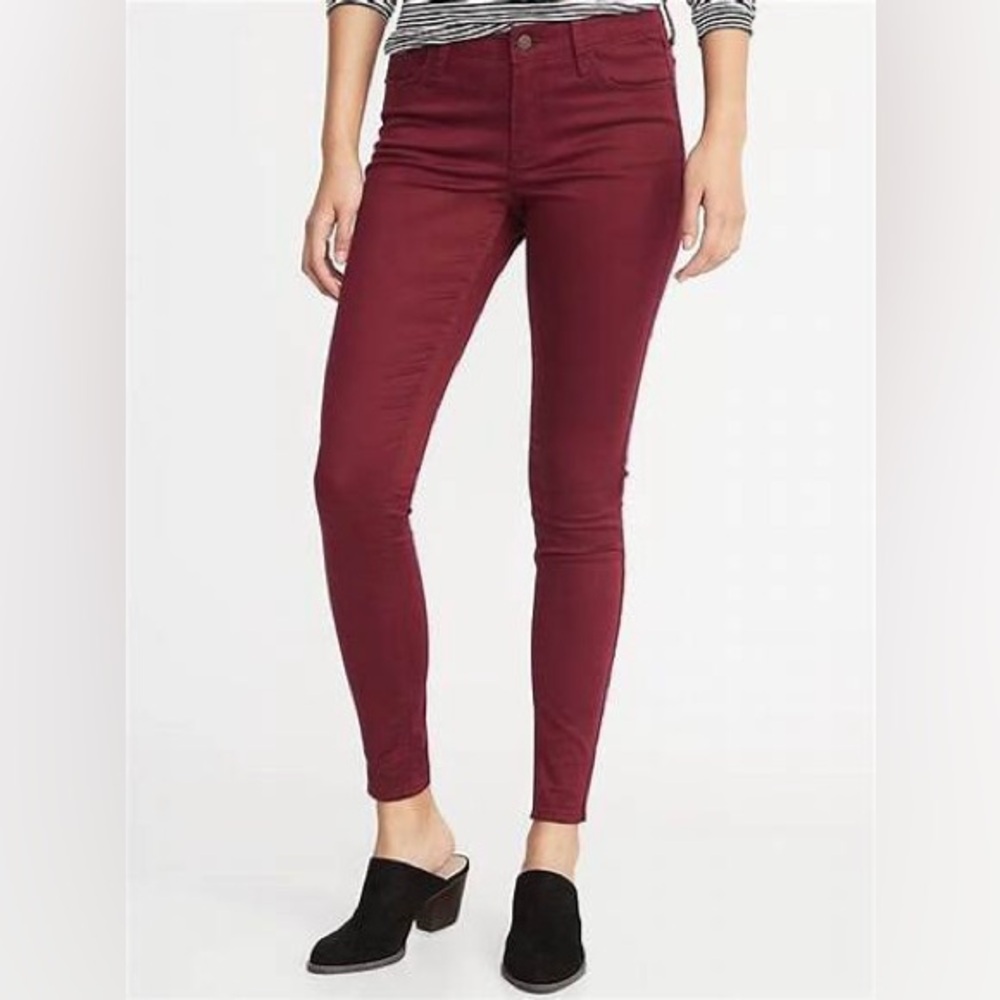 Like new condition red vintage looking jeans